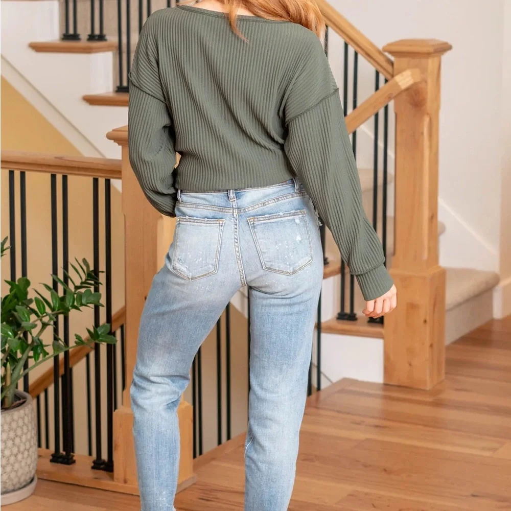 Judy Blue MONROE MID RISE RIPPED BOYFRIEND MOM JEANS - Picture 3 of 6